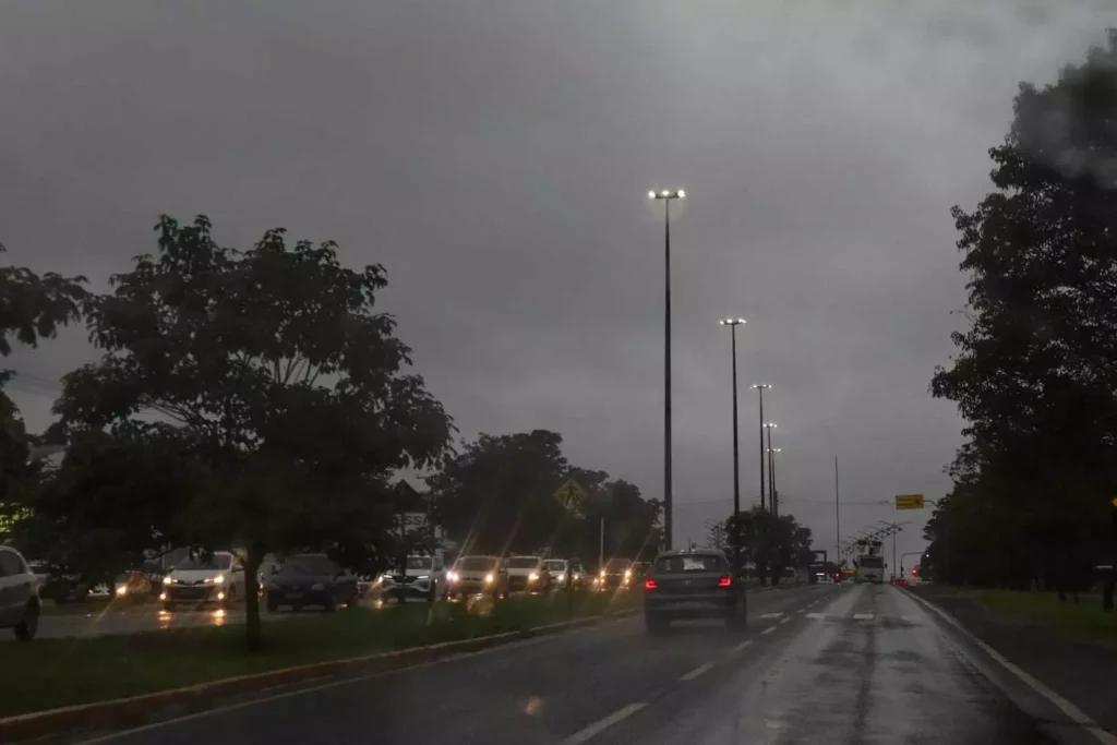 Chuva supera 200 mm em MS durante fim de semana marcado por frio intenso e sensação negativa