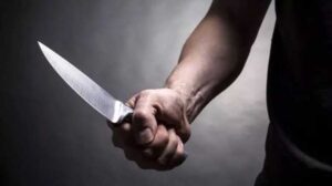 Homem é detido pela PM após esfaquear duas pessoas durante confusão em Dourados Homem é detido pela PM após esfaquear duas pessoas durante confusão em Dourados