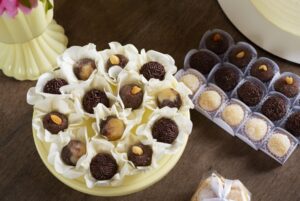 Doces como brigadeiro, beijinho e cajuzinho refletem tradição e identidade brasileira