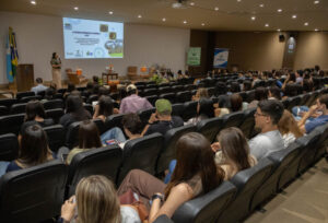 Semana científica reúne especialistas para discutir o futuro da Medicina Veterinária no estado Semana científica reúne especialistas para discutir o futuro da Medicina Veterinária no estado