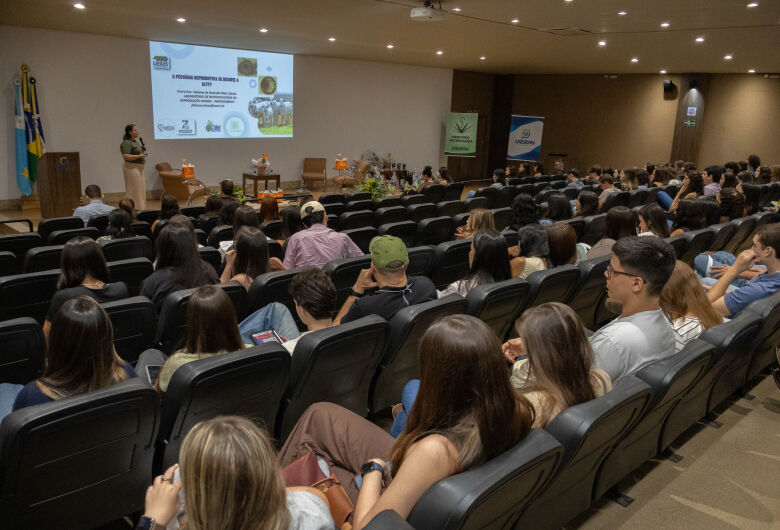 Semana científica reúne especialistas para discutir o futuro da Medicina Veterinária no estado Semana científica reúne especialistas para discutir o futuro da Medicina Veterinária no estado