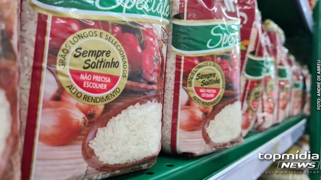 Mãe é agredida em frente aos filhos por cobrar esposo por ajuda para comprar alimentos em Dourados Mãe é agredida em frente aos filhos por cobrar esposo por ajuda para comprar alimentos em Dourados