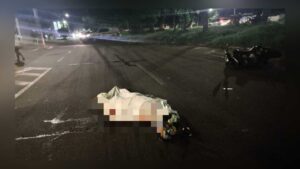 Motociclista morre em batida com carro e atropelado por ônibus na Gunter Hans Motociclista morre em batida com carro e atropelado por ônibus na Gunter Hans