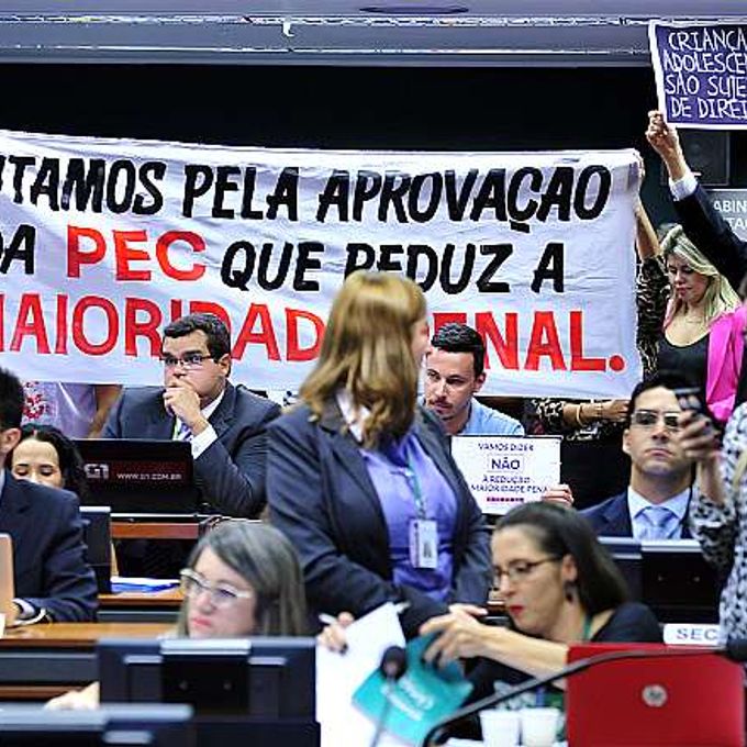 Comissão de Constituição e Justiça pode votar hoje proposta que reduz maioridade penal para 16 anos Comissão de Constituição e Justiça pode votar hoje proposta que reduz maioridade penal para 16 anos