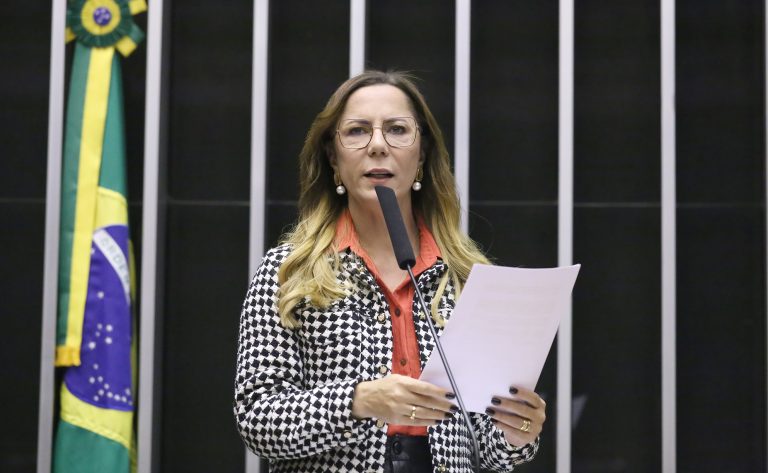 Câmara aprova aumento de penas para estupro, assédio sexual e crimes de pedofilia Câmara aprova aumento de penas para estupro, assédio sexual e crimes de pedofilia