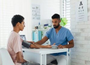 Saúde mental influencia diretamente o controle da pressão arterial, apontam especialistas Saúde mental influencia diretamente o controle da pressão arterial, apontam especialistas