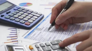 Renda média das famílias brasileiras bate recorde e chega a R$ 2.264 em 2025