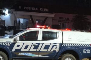 Homem quebra celular e enforca namorada após ‘crise de ciúmes’ em Rio Brilhante Homem quebra celular e enforca namorada após 'crise de ciúmes' em Rio Brilhante