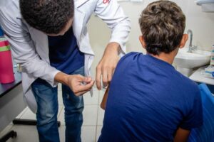 Três Lagoas segue com o cronograma da campanha “Aluno Imunizado” nas escolas e CEIs Três Lagoas segue com o cronograma da campanha “Aluno Imunizado” nas escolas e CEIs