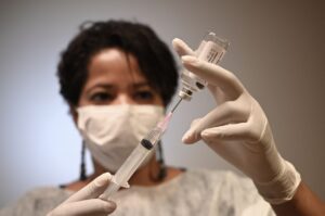 SESI promove Dia D de vacinação para trabalhadores da indústria em todo o país