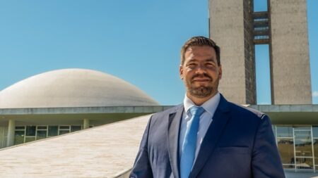 pesquisa-fiems/instituto-opiniao-aponta-que-saida-de-contar-de-cenario-favorece-avanco-do-pt