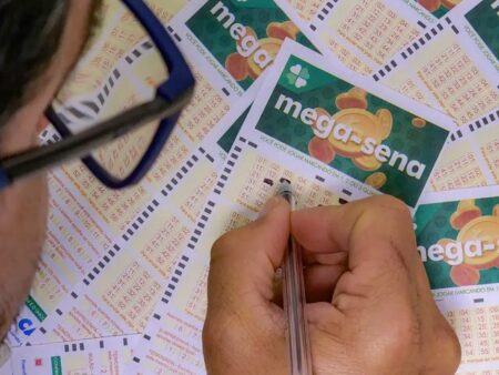 Mega-Sena acumula e próximo sorteio pode pagar R$ 16 milhões mega-sena-acumula-e-proximo-sorteio-pode-pagar-r$-16-milhoes