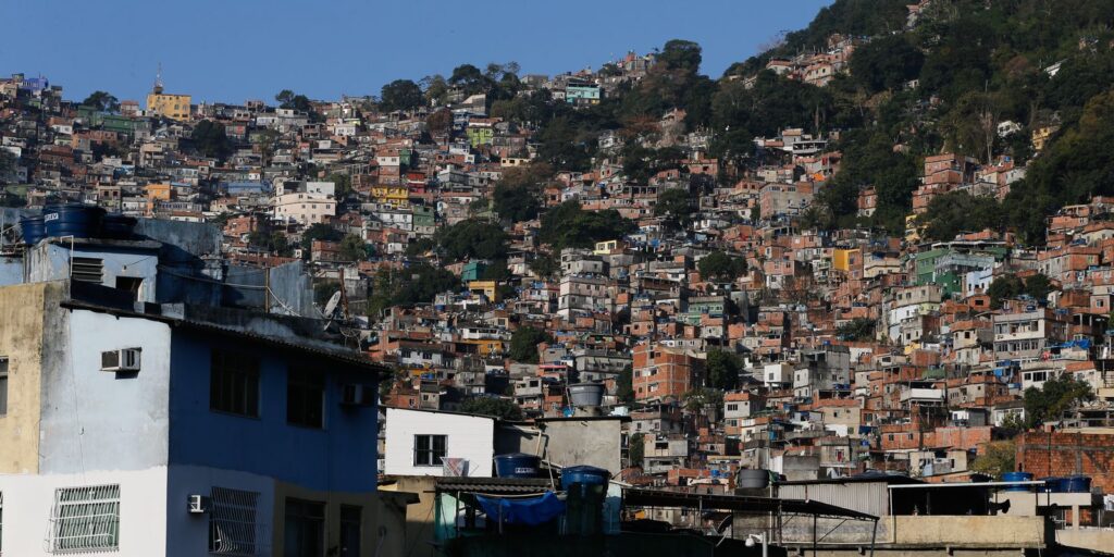 projeto-de-turismo-em-favelas-do-rio-prepara-rota-especial-para-a-copa