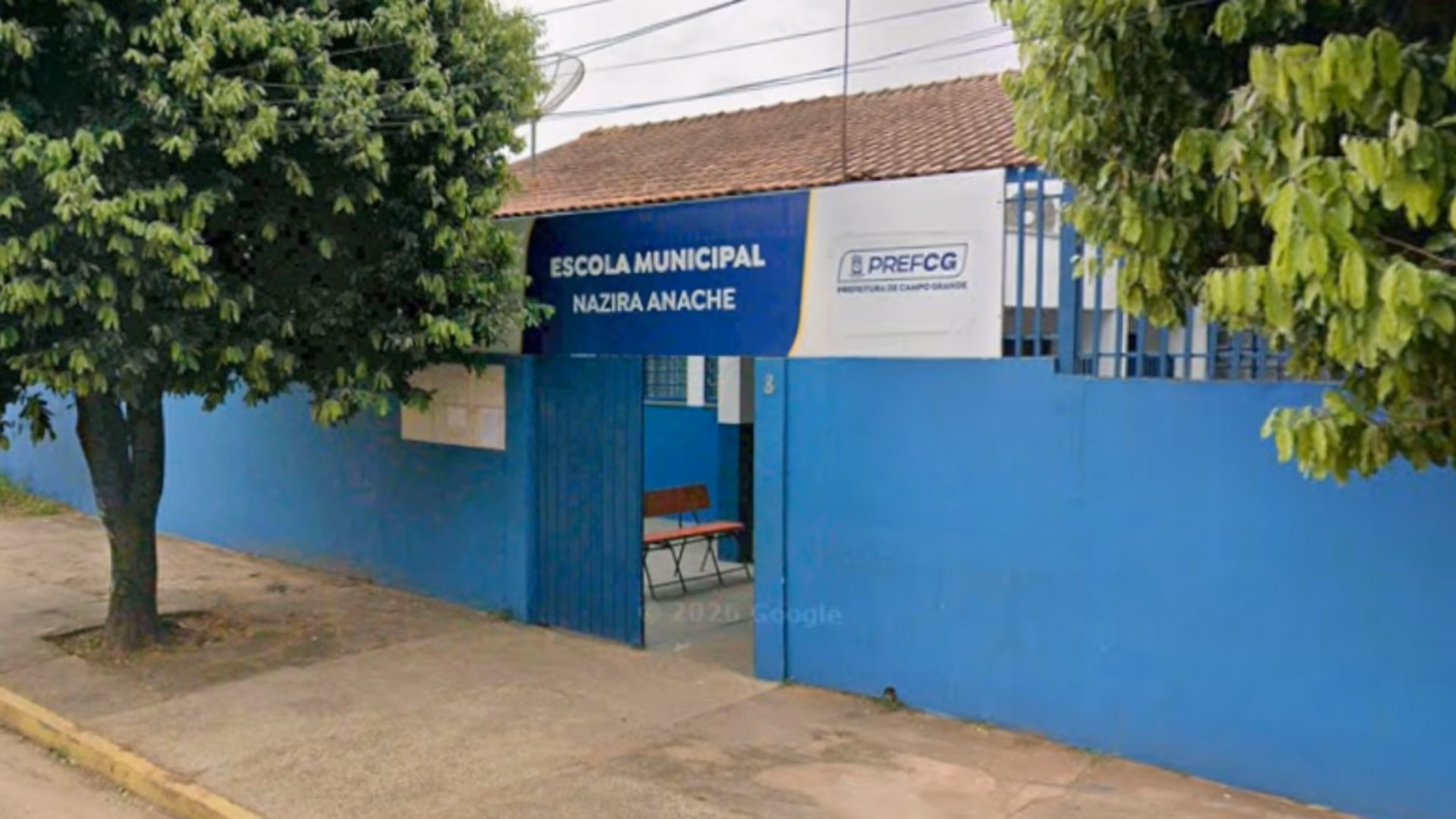 Dupla invade e furta equipamentos da Escola Municipal Nazira Anache na Capital dupla-invade-e-furta-equipamentos-da-escola-municipal-nazira-anache-na-capital
