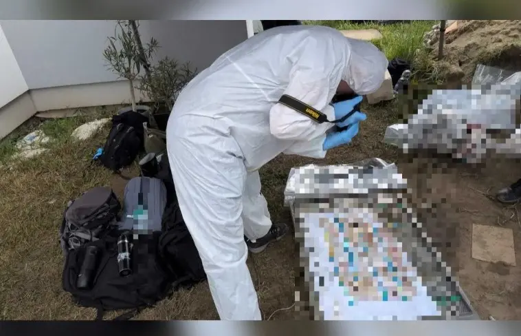 medica-e-presa-apos-policia-encontrar-34-fetos-enterrados-em-jardim-na-polonia