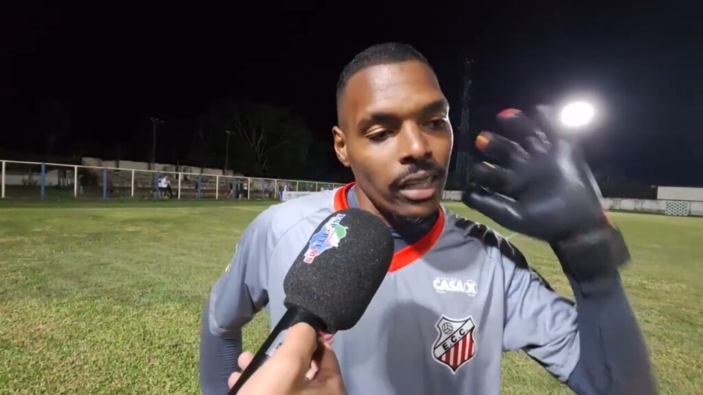 goleiro-mandela-lamenta-estreia-com-derrota-no-interior