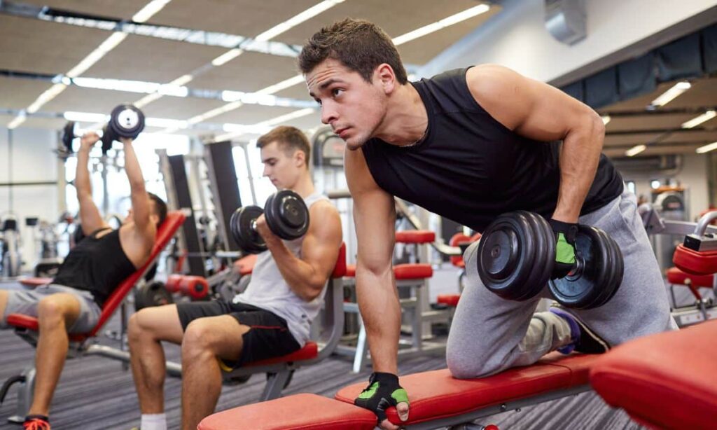 academia-cheia:-como-adaptar-o-treino-sem-perder-a-logica-da-sessao