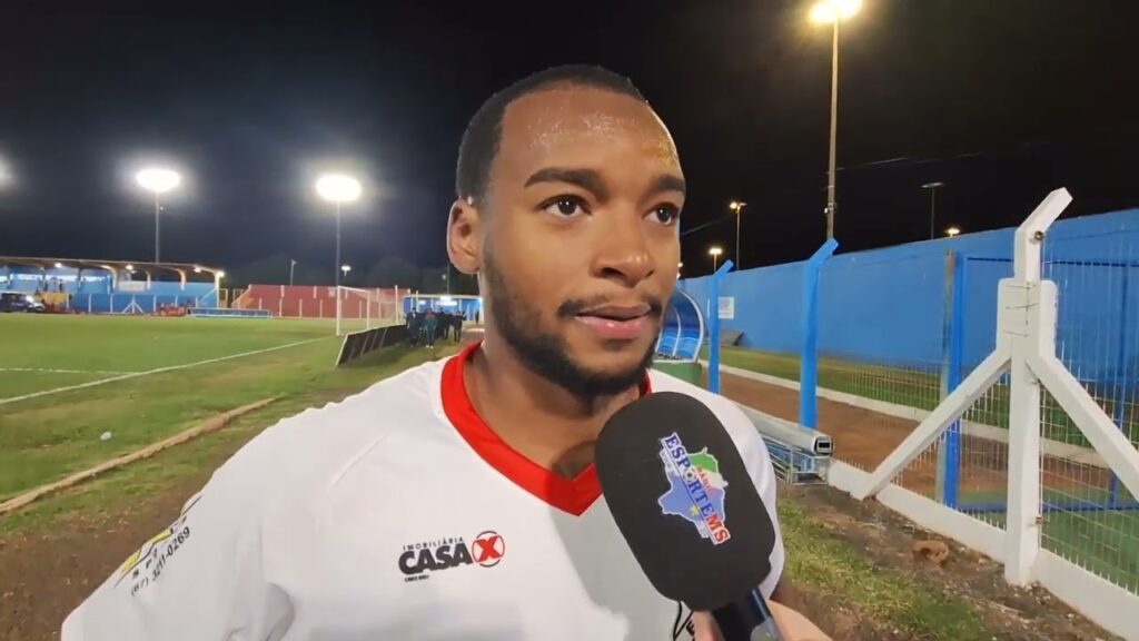 atacante-sai-do-banco-e-marca-gol-da-vitoria-do-comercial