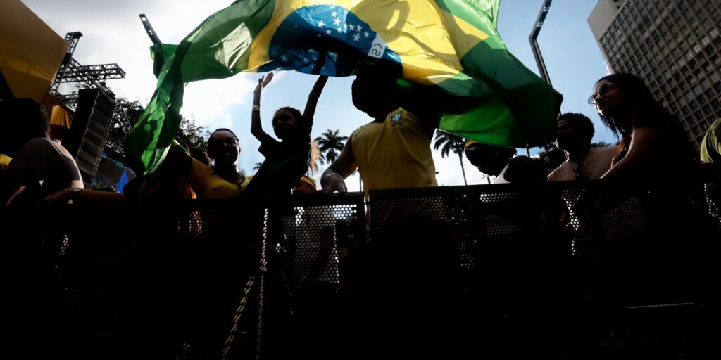 Torcida brasileira sofre em jogo contra o Japão, mas exalta vitória torcida-brasileira-sofre-em-jogo-contra-o-japao,-mas-exalta-vitoria