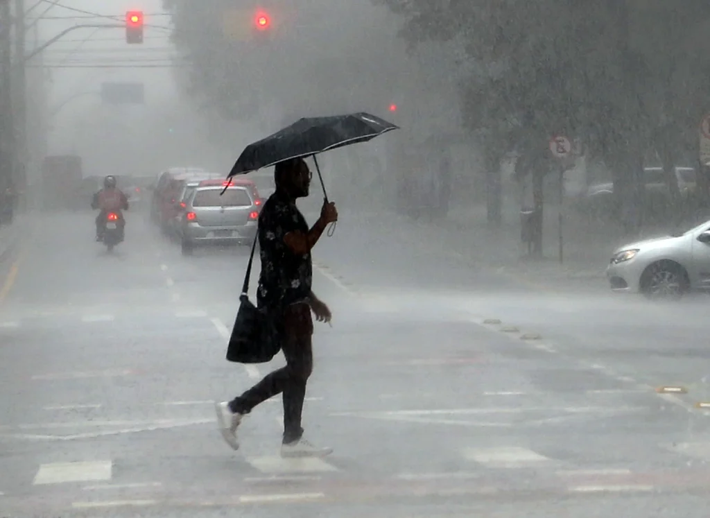 Frente fria avança e muda o tempo em Mato Grosso do Sul com risco de tempestades Frente fria avança e muda o tempo em Mato Grosso do Sul com risco de tempestades