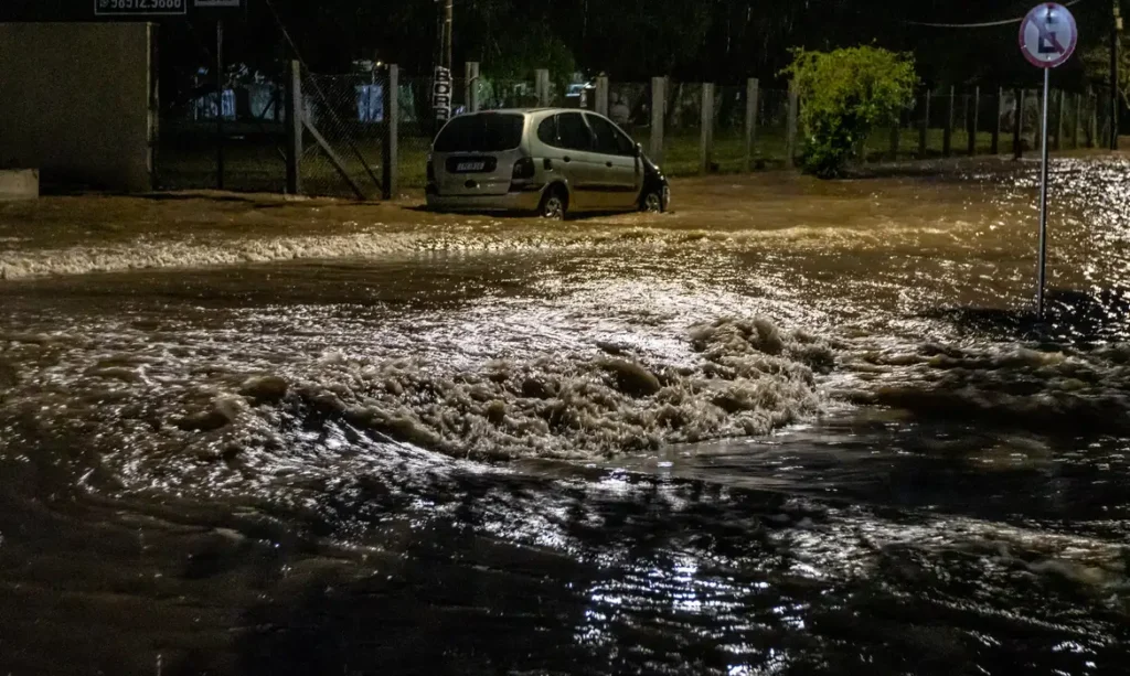 Paraná monitora 2 mil áreas de risco diante da previsão de El Niño intenso parana-monitora-2-mil-areas-de-risco-diante-da-previsao-de-el-nino-intenso