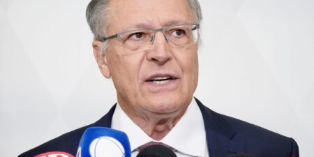 PSB oficializa candidatura de Alckmin à Vice-Presidência da República psb-oficializa-candidatura-de-alckmin-a-vice-presidencia-da-republica