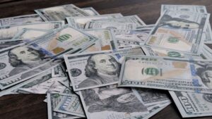 Dólar cai a R$ 5,10 após Fed manter juros nos Estados Unidos dolar-cai-a-r$-5,10-apos-fed-manter-juros-nos-estados-unidos