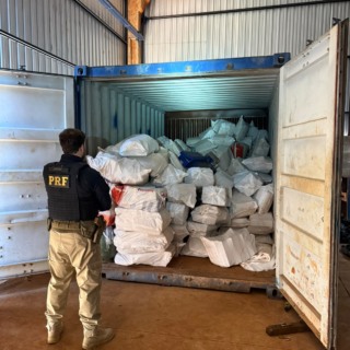 PRF apreende toneladas de maconha e fecha entreposto de drogas em Dourados prf-apreende-toneladas-de-maconha-e-fecha-entreposto-de-drogas-em-dourados