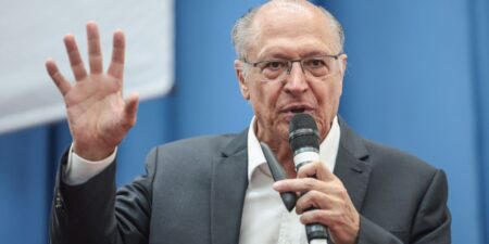 PSB oficializa Alckmin como candidato à reeleição como vice-presidente psb-oficializa-alckmin-como-candidato-a-reeleicao-como-vice-presidente
